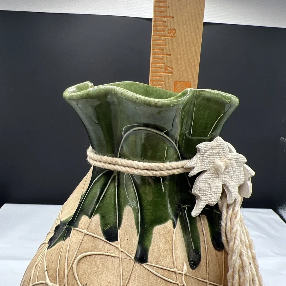Vintage Aruba Art Pottery Money Sack Vase Gold Island Relief Emblem Drip‎ Glaze